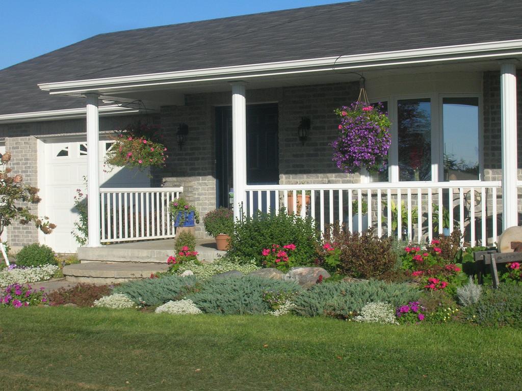 Golden Pathways Retreat B&B Peterborough Exterior photo